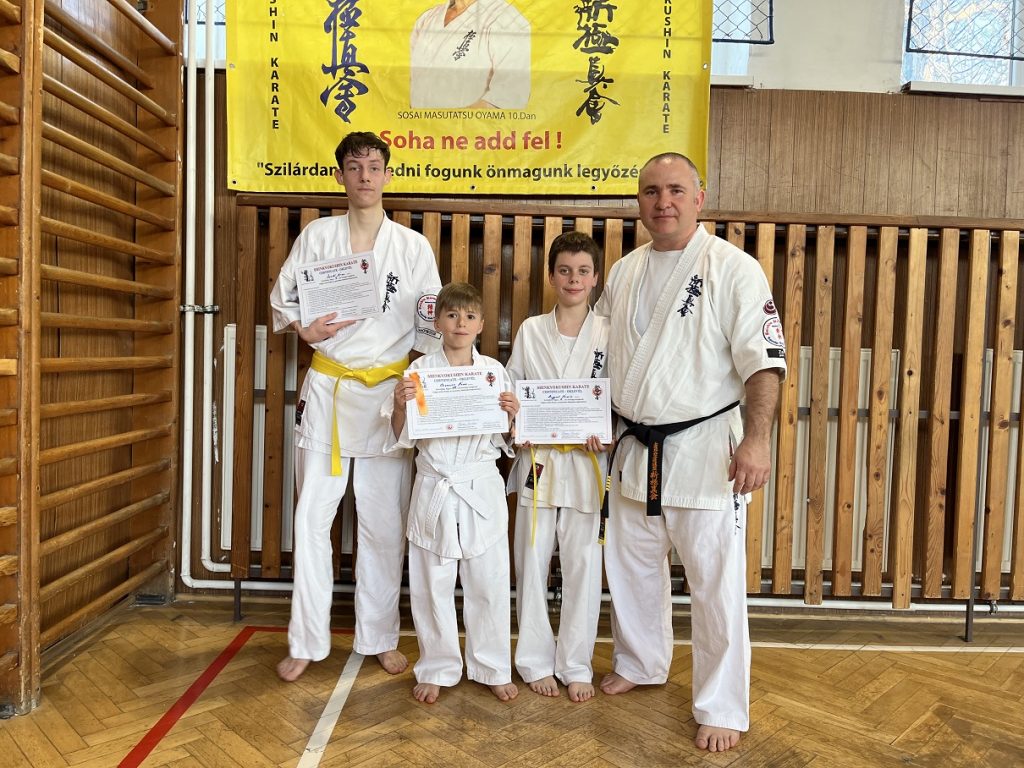 Seishin Karate Klub, Ekecs, övvizsga